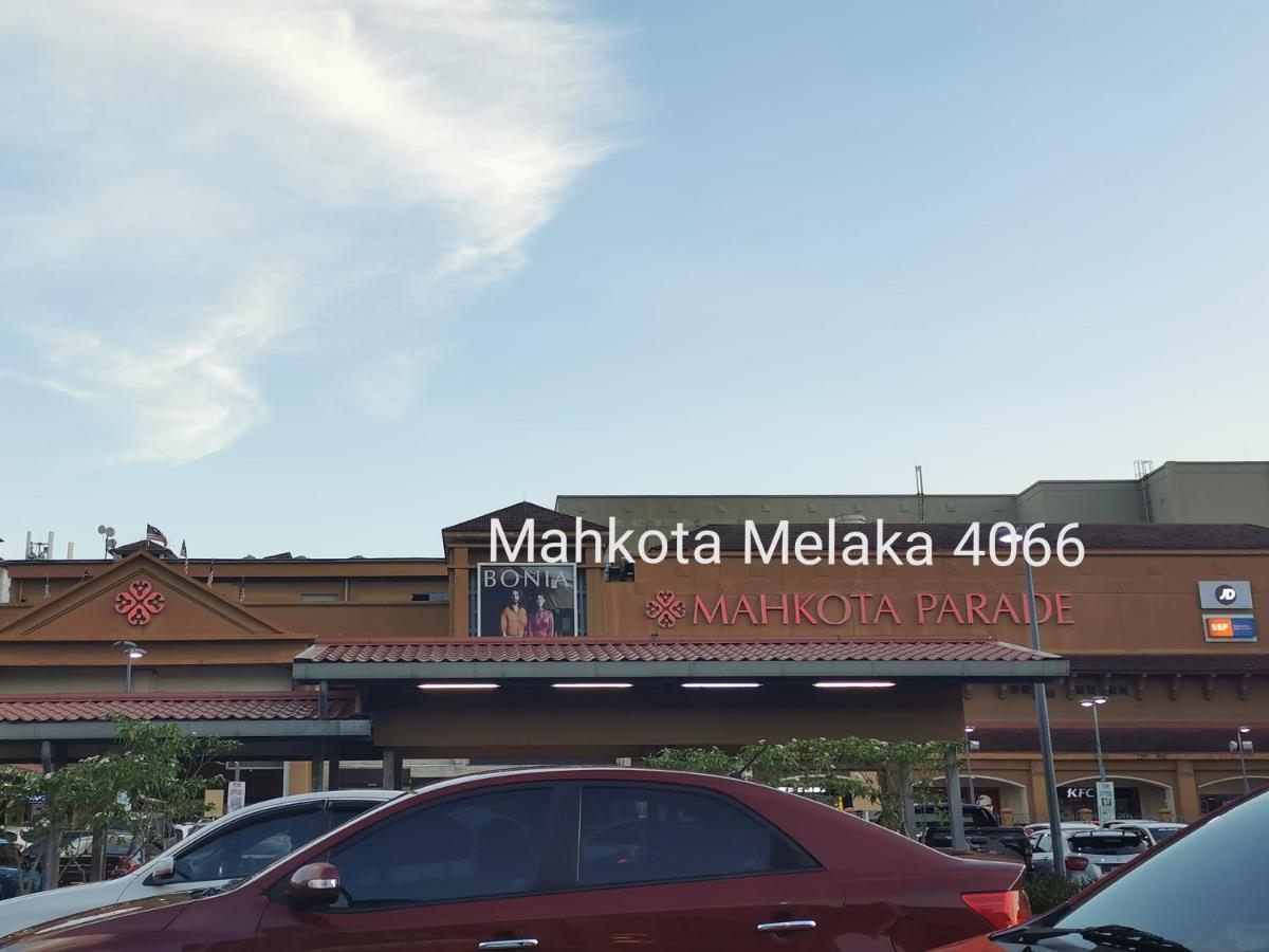 Mahkota Melaya Raya Homestay *
